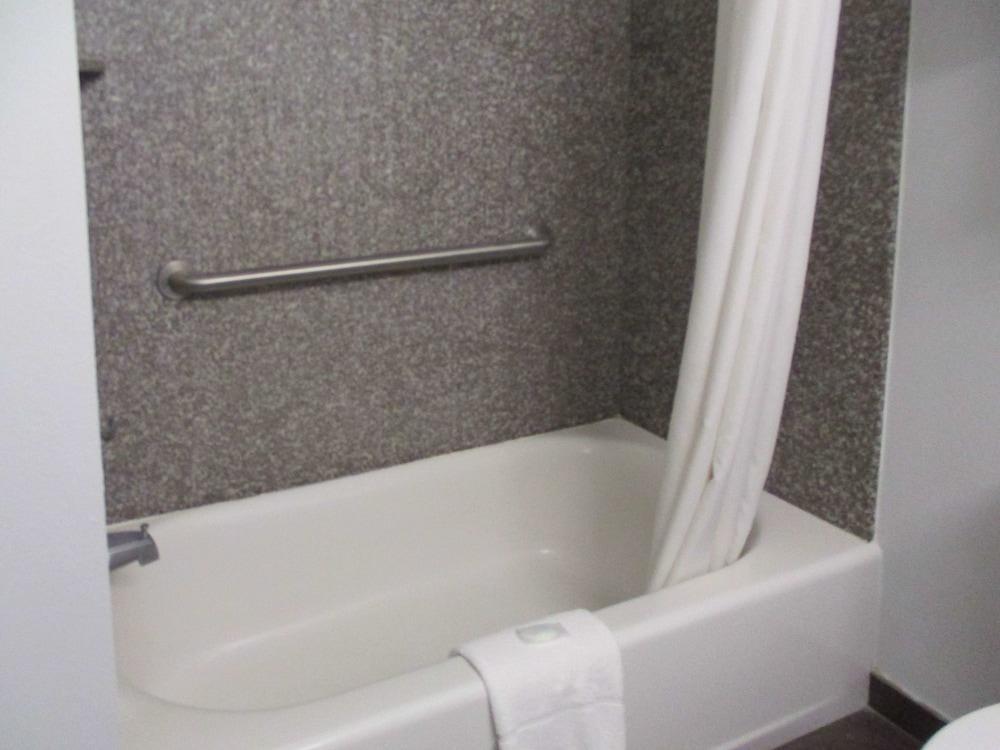 Quality Inn Leesville 外观 照片